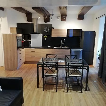 Charmant Appartement Plein Centre Auray Exterior foto